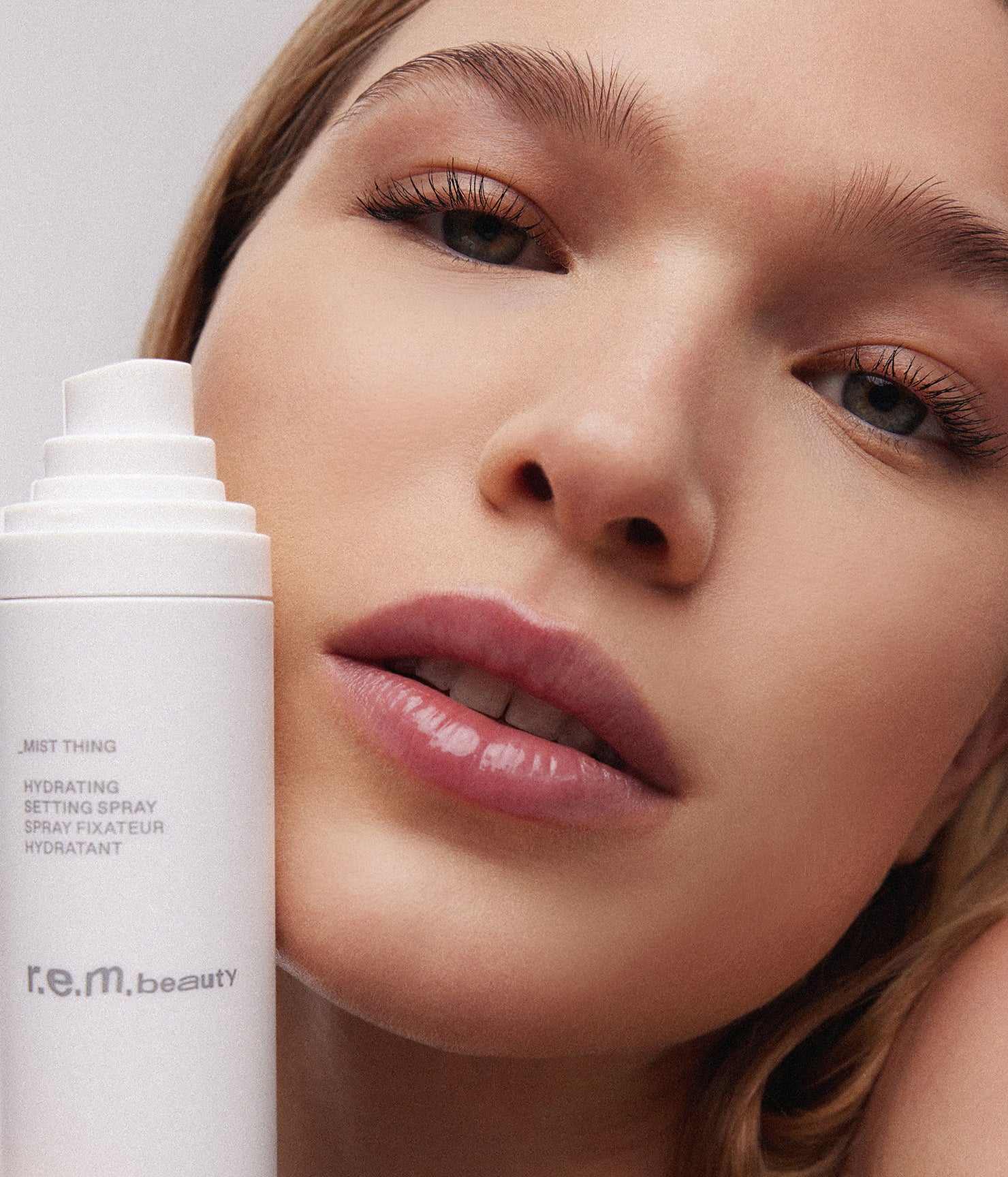 hydrating matte setting spray - Image 3